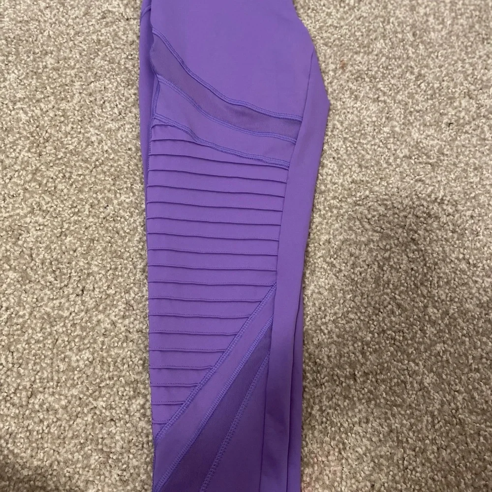 Aerie High Rise Chill.Play.Move. Lavender Leggings - Picture 5 of 6